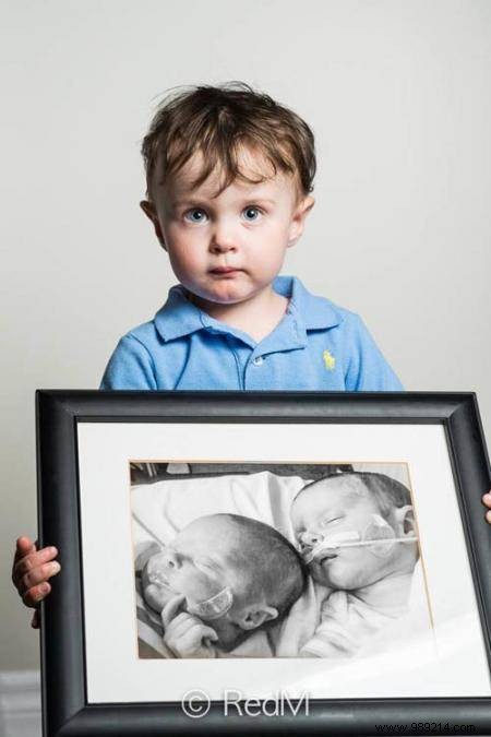 17 Heartwarming Before-and-After Photos of Preemies Holding Their Newborn Pictures