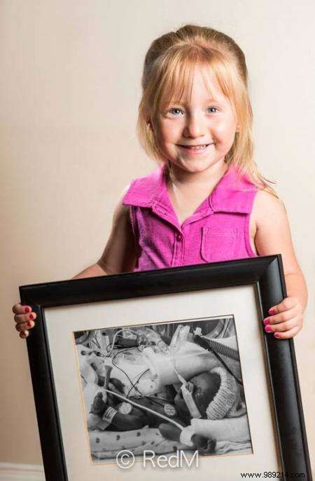 17 Heartwarming Before-and-After Photos of Preemies Holding Their Newborn Pictures