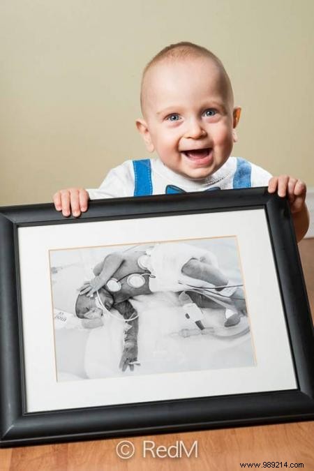 17 Heartwarming Before-and-After Photos of Preemies Holding Their Newborn Pictures