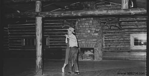 21 Vintage Photos Showcasing the Remarkable Resilience of Our Grandparents