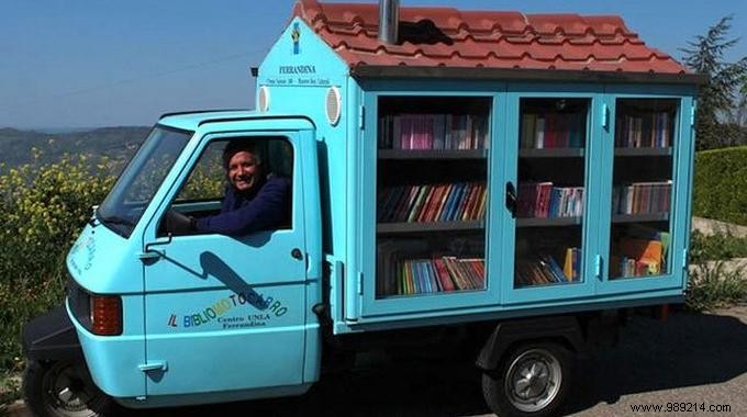 Heartwarming Bibliomotocarro: Retired Teacher Delivers Books to Rural Italian Children