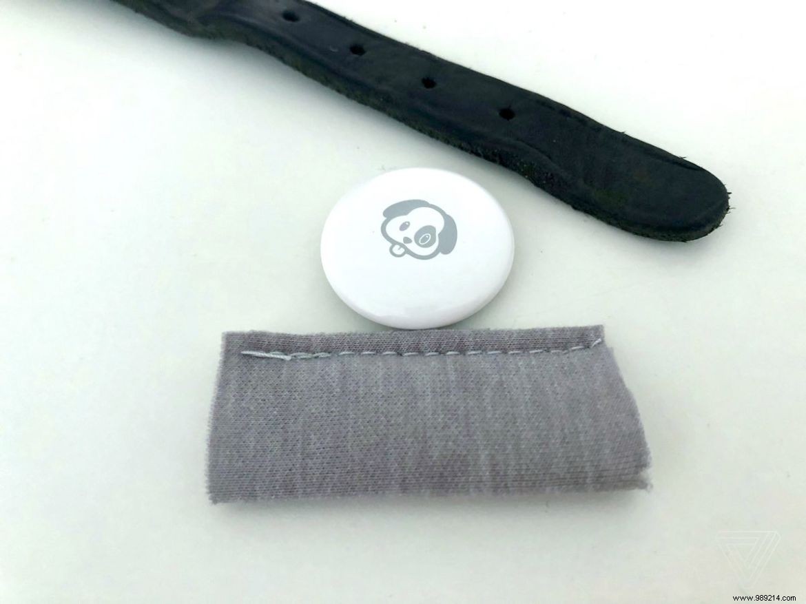 DIY AirTag Holder for Pet Collars: Simple Neoprene Sleeve Guide from a Dog Owner