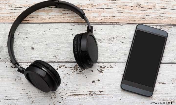 NFC vs. Bluetooth: Key Differences, Ranges, Speeds, and Ideal Use Cases