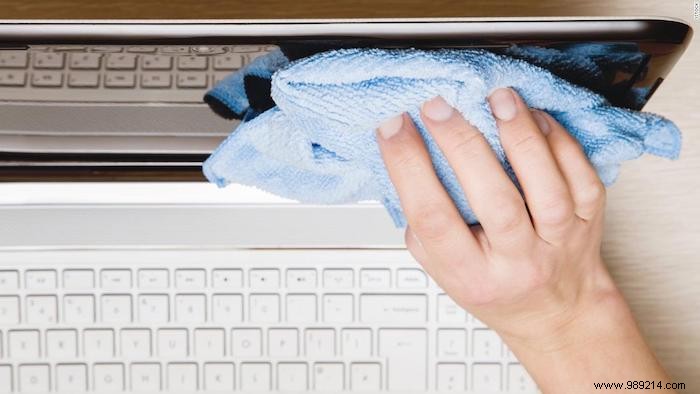 How to Safely Clean and Disinfect Your Laptop: Expert Step-by-Step Guide