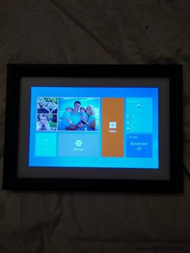 DragonTouch Classic 10 Wi-Fi Digital Photo Frame Review: Stylishly Showcase Your Memories