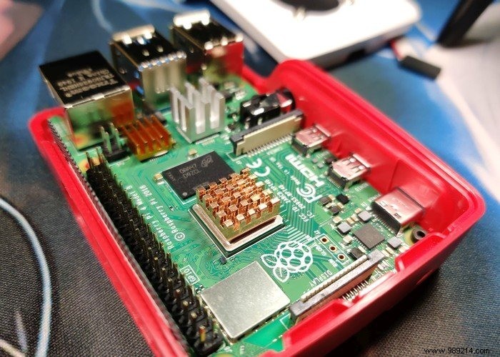 Expert DIY Guide: Install a Cooling Fan in Your Official Raspberry Pi 4 Case