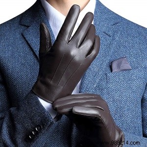 Top 5 Touchscreen Gloves for Winter: Stay Warm and Connected
