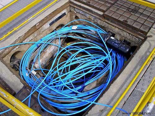 Why Fiber Optic Internet is Faster Than Copper: The Science Explained