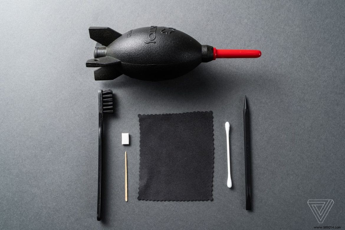 Expert Guide: How to Safely Clean Your Headphones and Earbuds