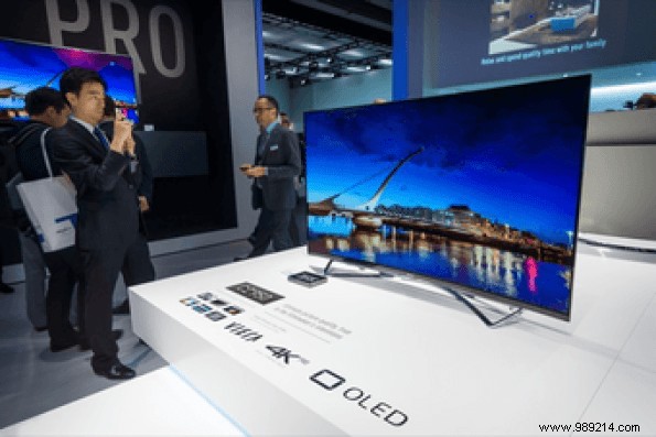 4K Ultra HD vs. Curved vs. OLED TVs: Essential Differences and Buying Advice
