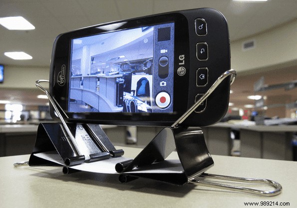 3 Easy DIY Smartphone Stands Using Household Items