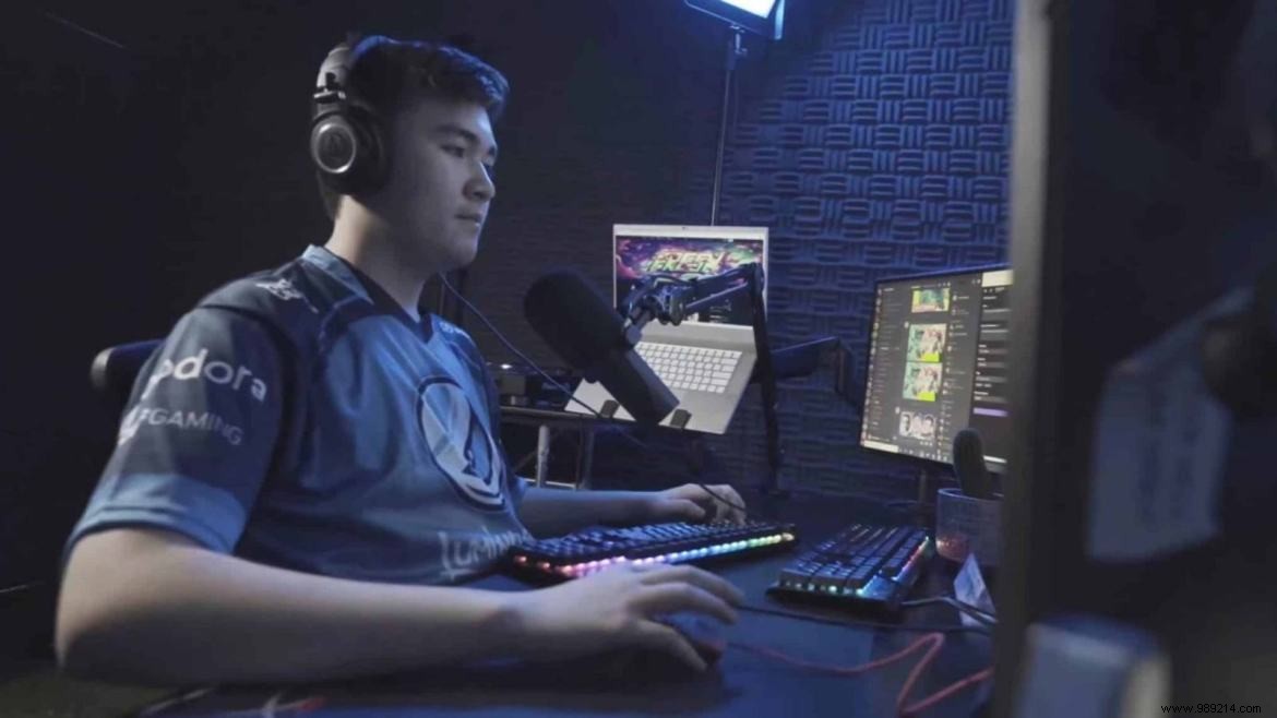 Top 5 Most-Followed Fortnite Streamers: Pros Delivering Epic Streams