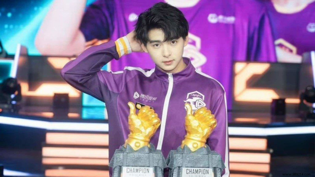 PUBG Mobile Star Paraboy Claims Esports Mobile Player of the Year at 2021 Esports Awards