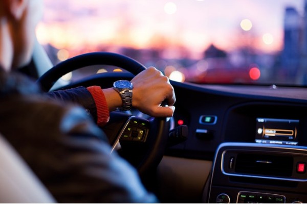 11 Proven Online and Offline Business Ideas to Launch with Zero Upfront Costs