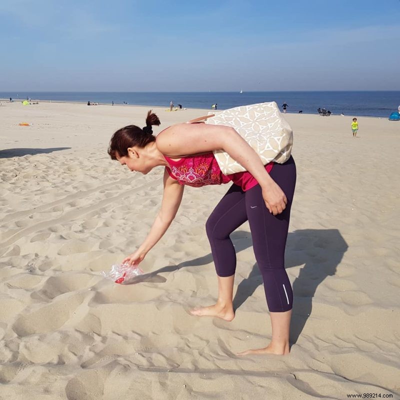 Free Beach Yoga: Trade a Bag of Waste for a Class in Kijkduin