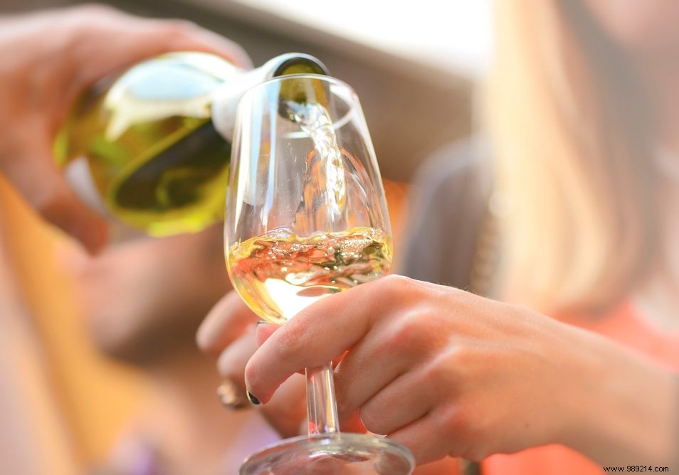 How Long Does White Wine Last? Proven Storage Tips from Wine Experts