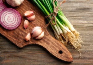 Eliminate Garlic and Onion Smell from Hands with This Proven Stainless Steel Trick