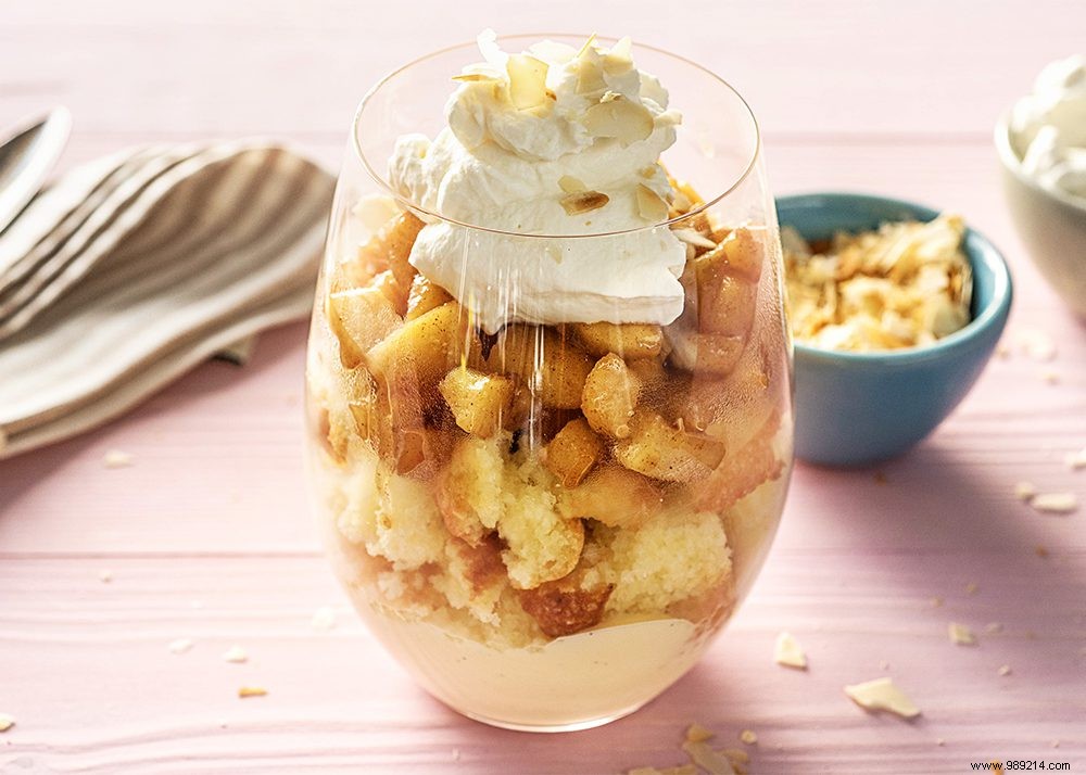 Easy Trifle Recipe: Vanilla Muffin, Cinnamon-Baked Apples & Vanilla Yogurt
