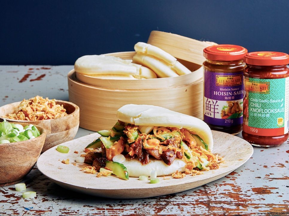 Chef Julius Jaspers  Authentic Peking Bao Recipe – Crispy Duck in Steamed Buns