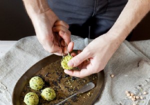 Quick Pea Falafel Recipe: A Fresh Twist from Vriendin