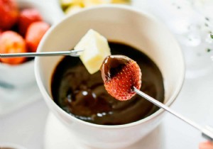5 Expert Tips for Silky-Smooth Chocolate Fondue at Home
