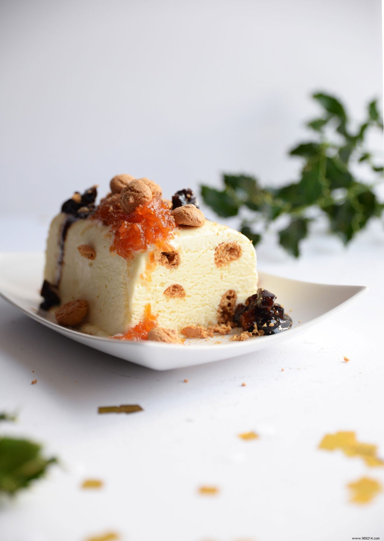 Elegant Amaretti Macaroon Parfait: A Luxurious Holiday Dessert Recipe