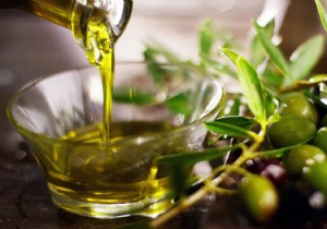 Olive Oil Myths Debunked: Insights from a Certified Sommelier