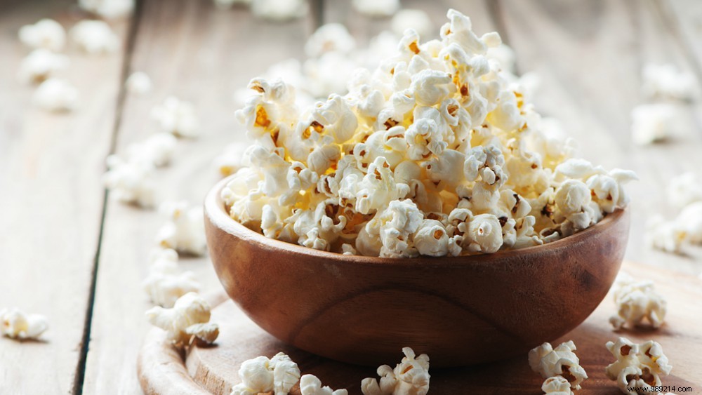 Popcorn: A Nutritious, Whole-Grain Snack with an Easy Homemade Recipe