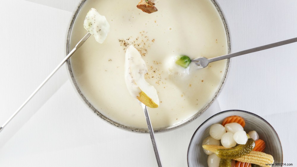 Classic Cheese Fondue with Fresh Vegetable Dippers: Authentic Recipe for 4
