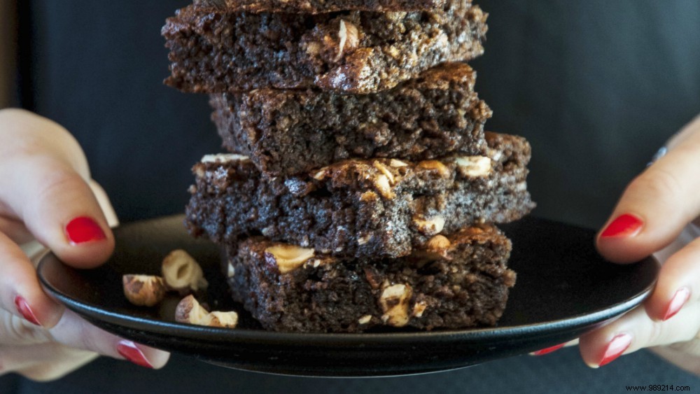 Irresistible Gluten-Free Hazelnut Brownies: Expert Recipe for 20 Servings