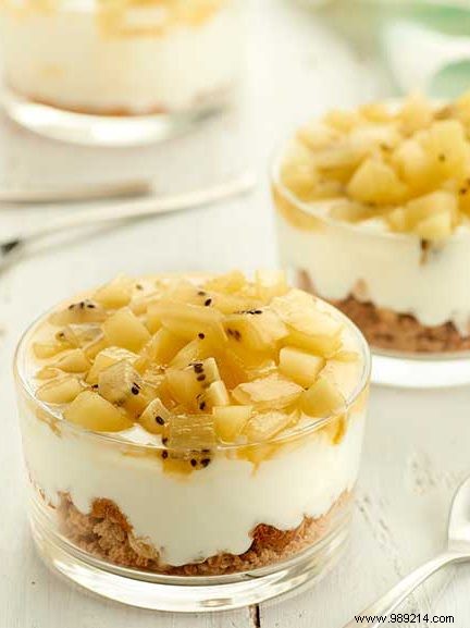 Light Breakfast Parfait: Oat Biscuits, Yogurt, Nuts & Zespri SunGold Kiwi