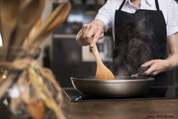 Expert Tips to Make Your Pans Last Longer: Care for Stainless Steel, Non-Stick, Cast Iron, and Ceramic