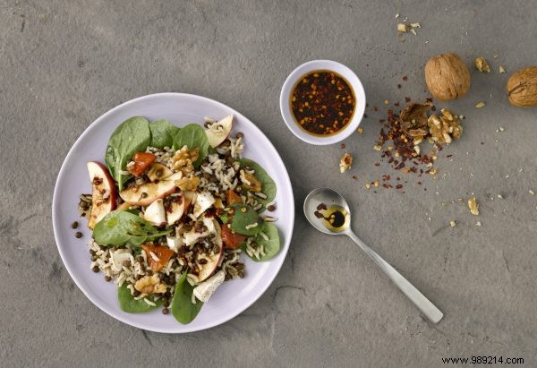 Crispy Lentil and Spinach Salad with Apples, Walnuts, and Wholegrain Rice
