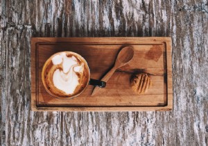 How to Make a Creamy Caramel Latte at Home – No Fancy Gear Required