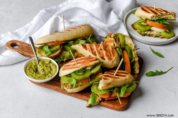 Energizing Breakfast Panini: Chicken, Mozzarella, and Kiwi Pesto Recipe