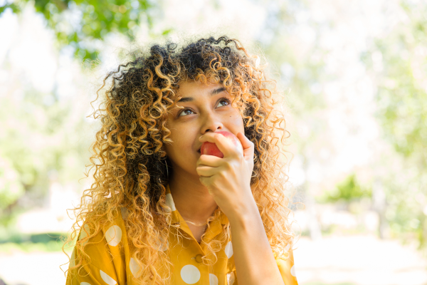 6 Expert Tips for Smart Snacking to Stay Satisfied and Energized
