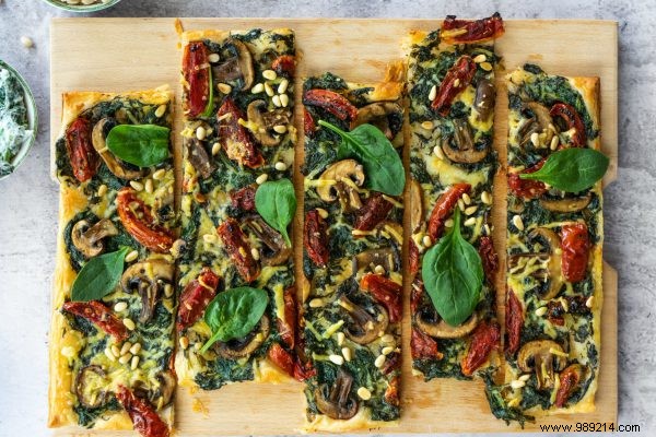 Vegan Plate Pie Recipe: Garlic, Spinach, Mushrooms & Sun-Dried Tomatoes