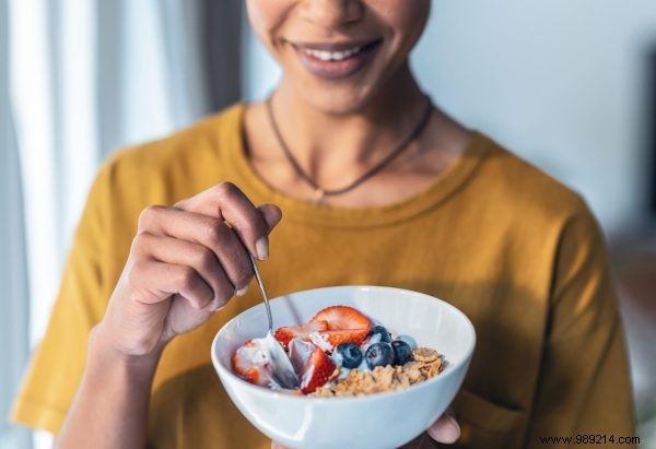 3 Proven Tips to Make Your Yogurt Breakfast Last Until Lunch