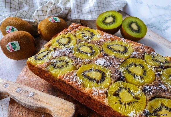 Boost Your Mood with This Delicious Kiwi Breakfast Cake Recipe