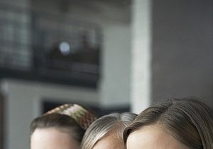 Dutch Boys  Life Expectancy Climbs, Narrowing Gender Gap Since 1980: CBS Data