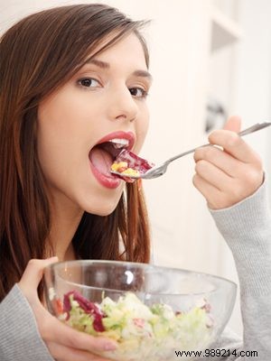 Eating Lunch Early Boosts Weight Loss Success, Study Reveals