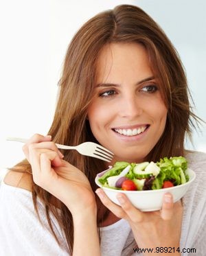 Eat Light to Heavy: Nutritionist Kimberly Snyder s Proven Digestion Strategy