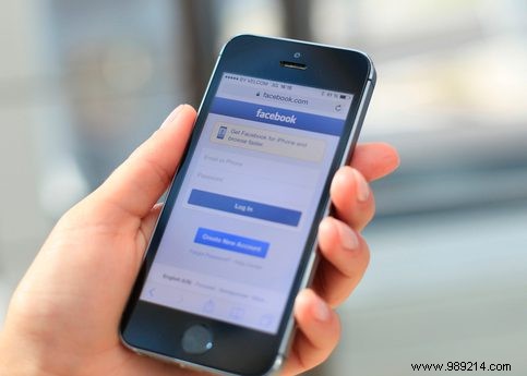 5 Scientifically Proven Ways Social Media Impacts Your Brain