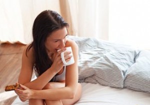 Is Eating in Bed as Dirty as You Think? Insights from Cleaning Pros