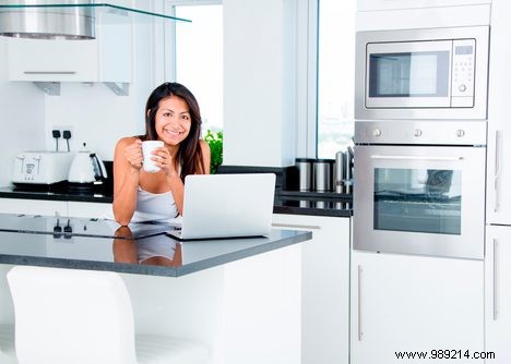 8 Expert Tips to Prevent Food Poisoning in Your Own Kitchen