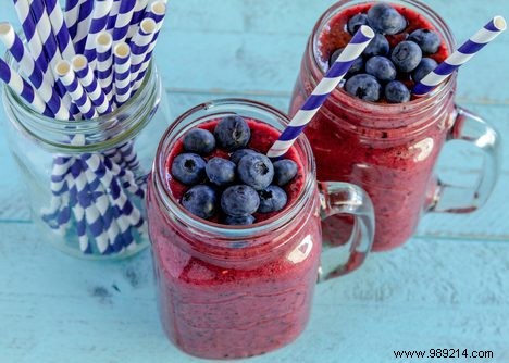 Mason Jar Blender Hack: Blend Smoothies Right in the Jar