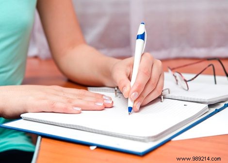 Why Only 10% of People Are Left-Handed: Scientific Explanations