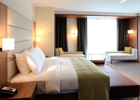 Why Do You Sleep Poorly in a New Bed? The First Night Effect Explained