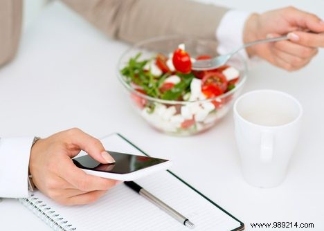 6 Expert Tips to Pack and Bring Your Own Lunch to Work This Week