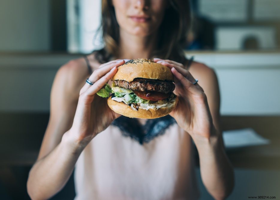 How Poor Sleep Leads to Eating 385 Extra Calories a Day: Research Insights